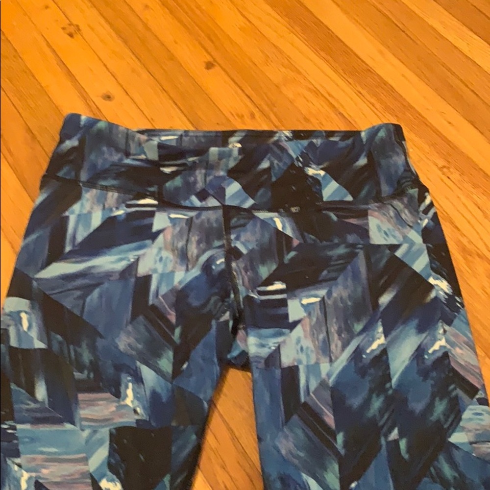 Patterned Yoga Pants - Picture 2 of 3